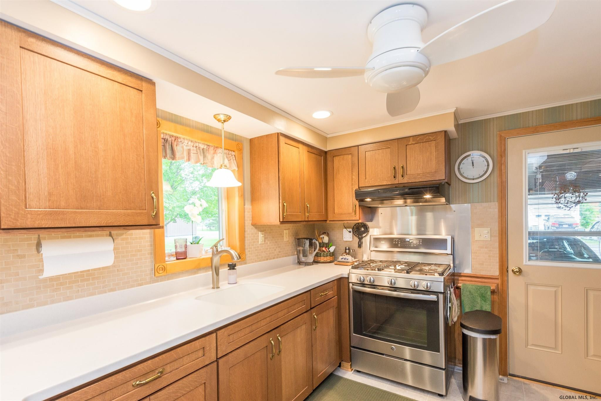 39 Cooper Avenue Rensselaer, NY 12144 - Photo 5 of 42 Photo 5