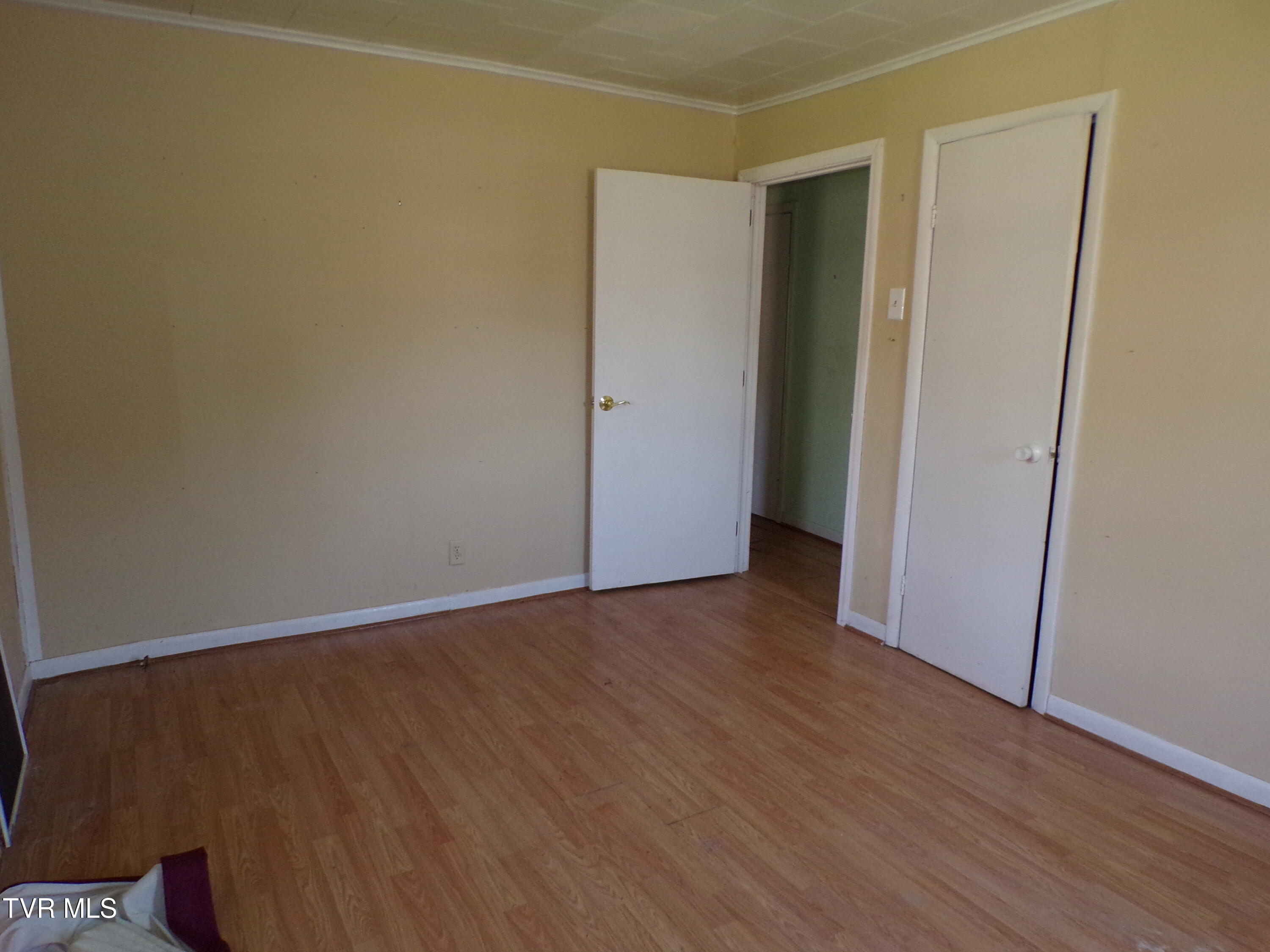 200 Rte 645 Jonesville, VA 24263 - Photo 26 of 28 BEDROOM 2 TOWARD HALLWAY
