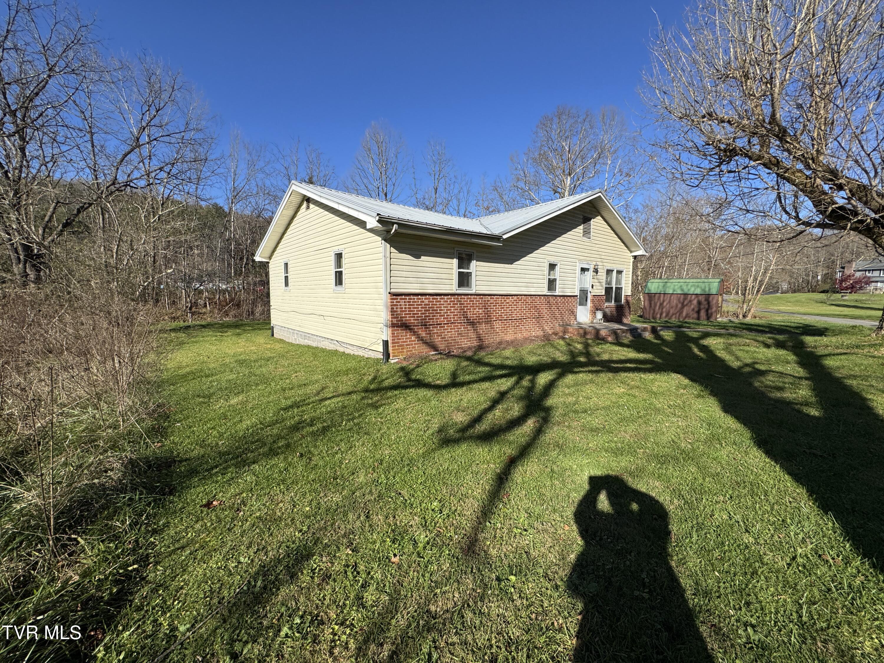 200 Rte 645 Jonesville, VA 24263 - Photo 8 of 28 RIGHT FRONT VIEW WITH LOT