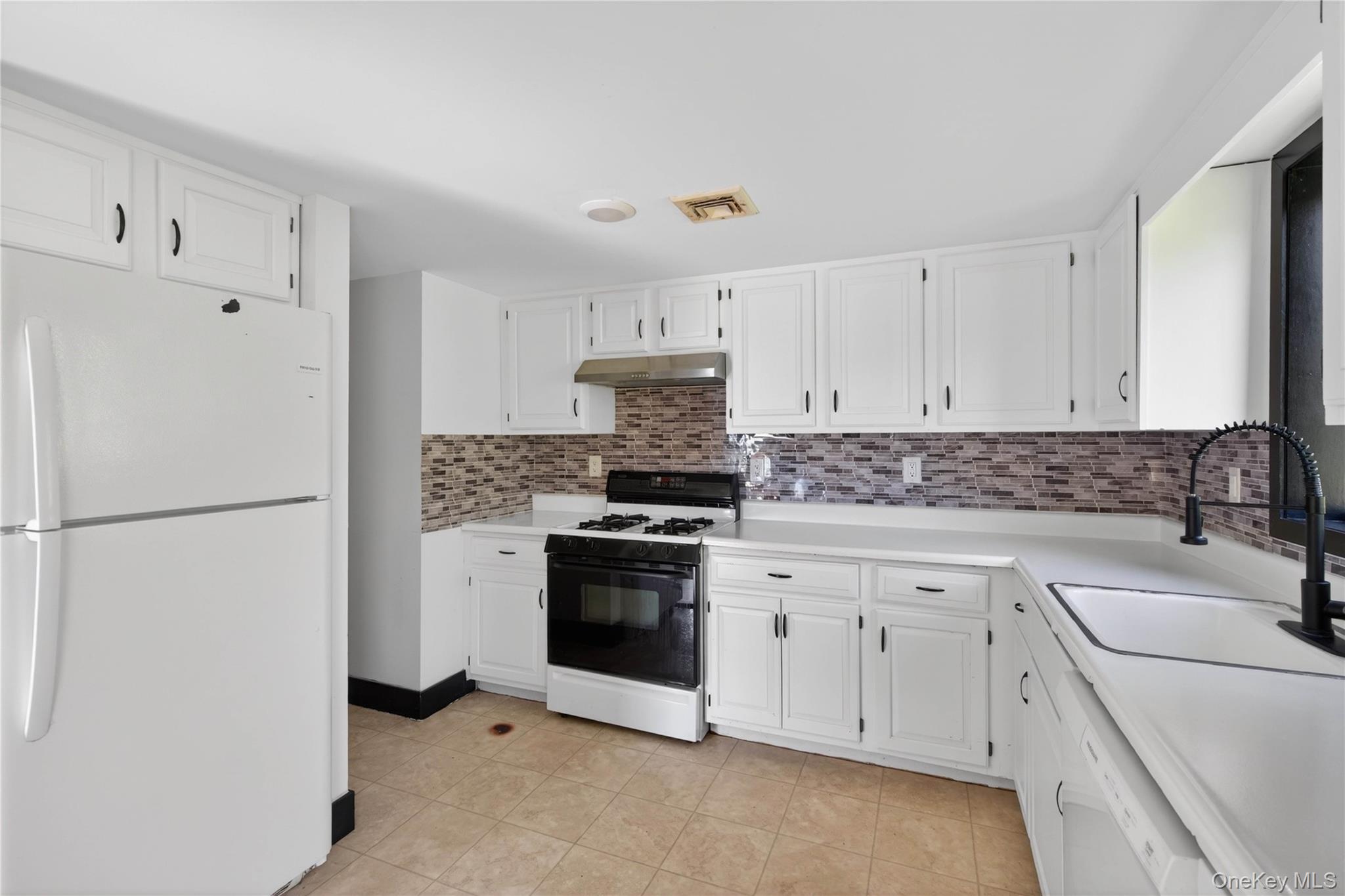 40 Felter Hill Road Monroe, NY 10950 - Photo 11 of 37