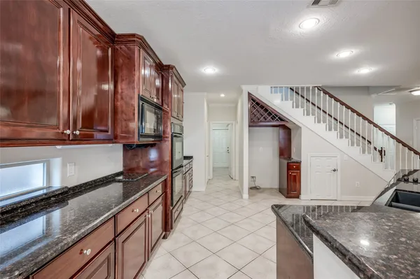 $4,200 | 930 Lawrence Street, Houston, TX 77008