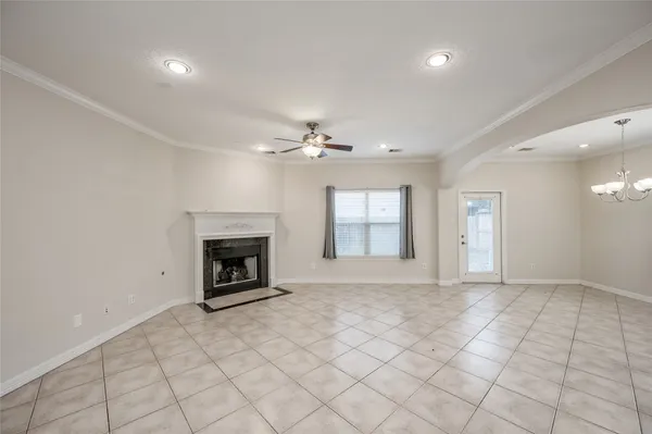 $4,200 | 930 Lawrence Street, Houston, TX 77008