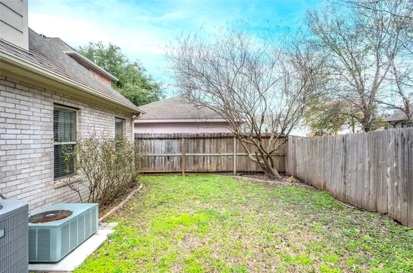 $4,200 | 930 Lawrence Street, Houston, TX 77008