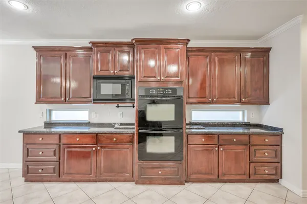 $4,200 | 930 Lawrence Street, Houston, TX 77008