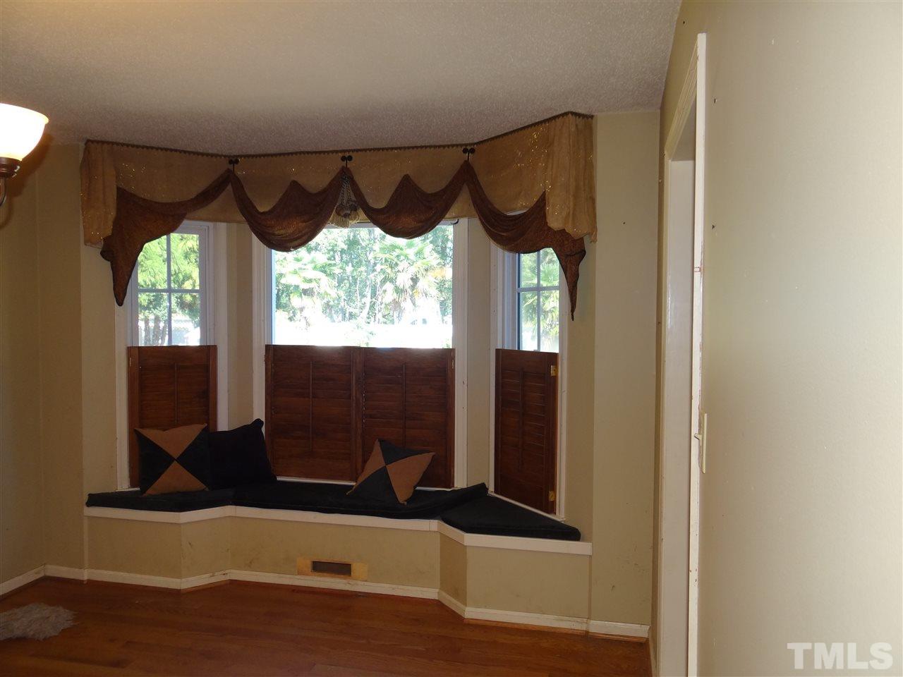 690 Old Johnson Road Wendell, NC 27591 - Photo 6 of 19 Built-In Seating