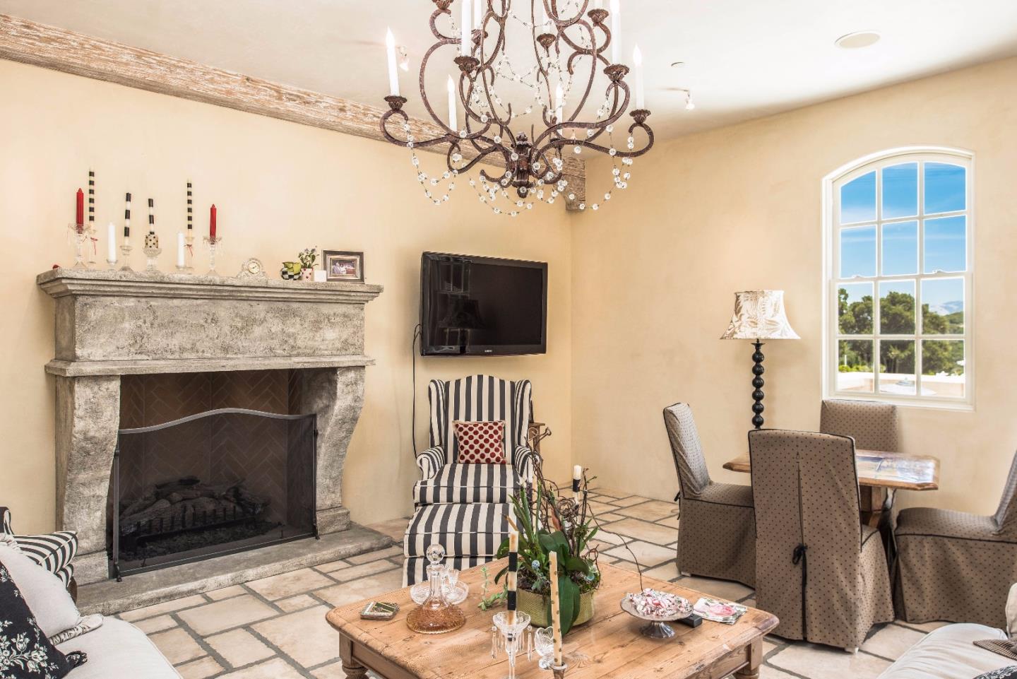8150 Manjares Road Monterey, CA 93940 - Photo 12 of 47 Gallery Image 12
