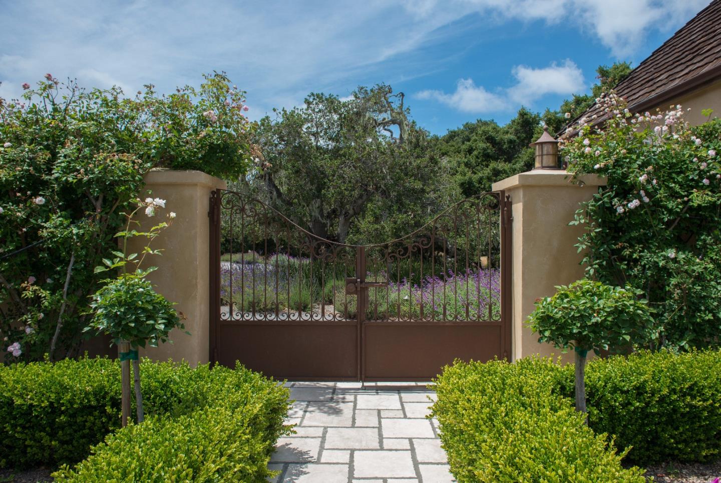 8150 Manjares Road Monterey, CA 93940 - Photo 5 of 47 Gallery Image 5