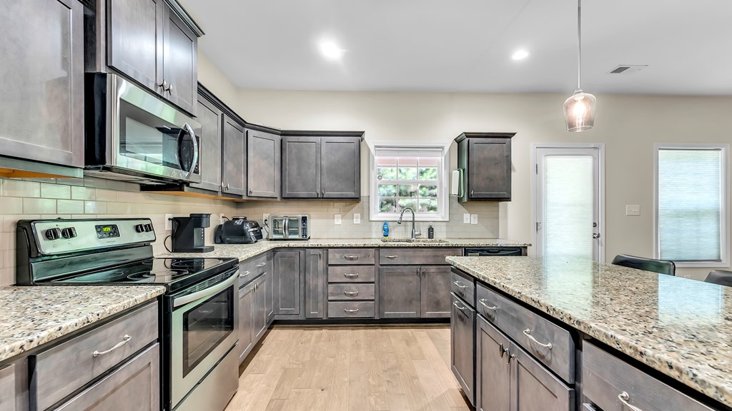 155 Cedar Way Hamilton, GA 31811 - Photo 6 of 34 Gallery Image 6