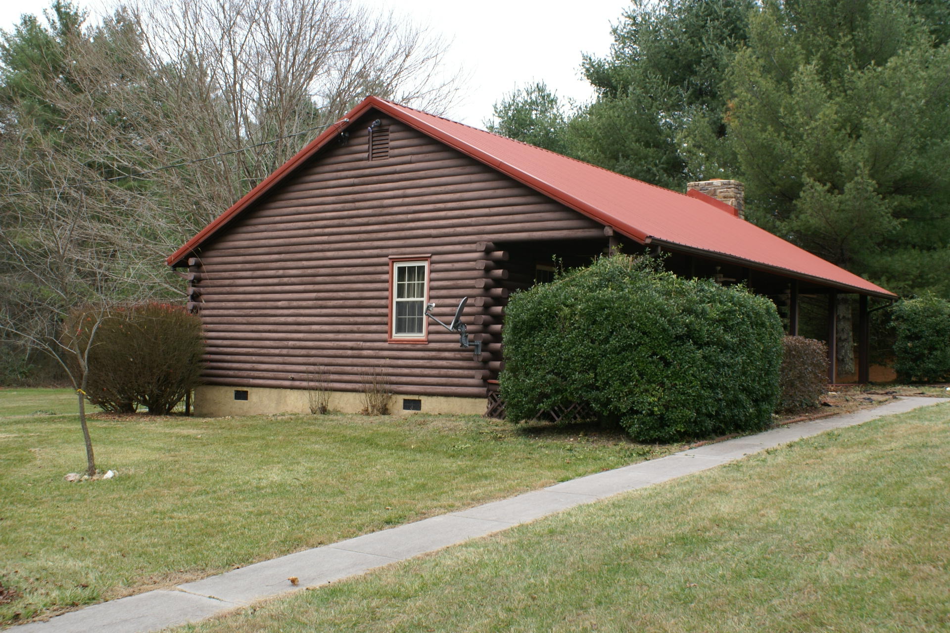 502 Kings Store Road Northeast Floyd, VA 24091 - Photo 3 of 28 Side