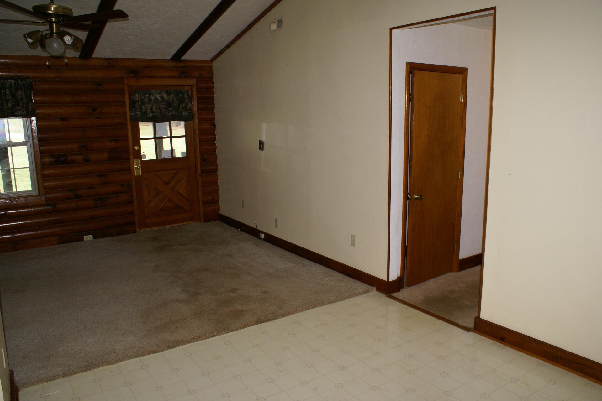 502 Kings Store Road Northeast Floyd, VA 24091 - Photo 28 of 28 Living room