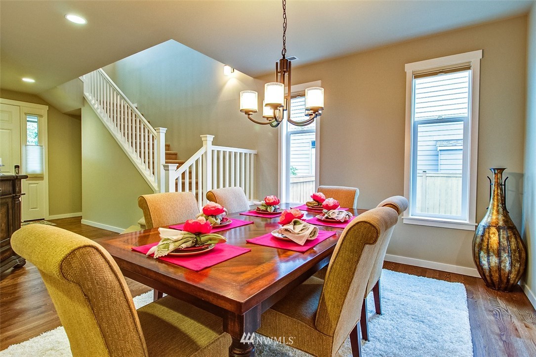 4814 Northeast 2nd Street Renton, WA 98059 - Photo 3 of 25