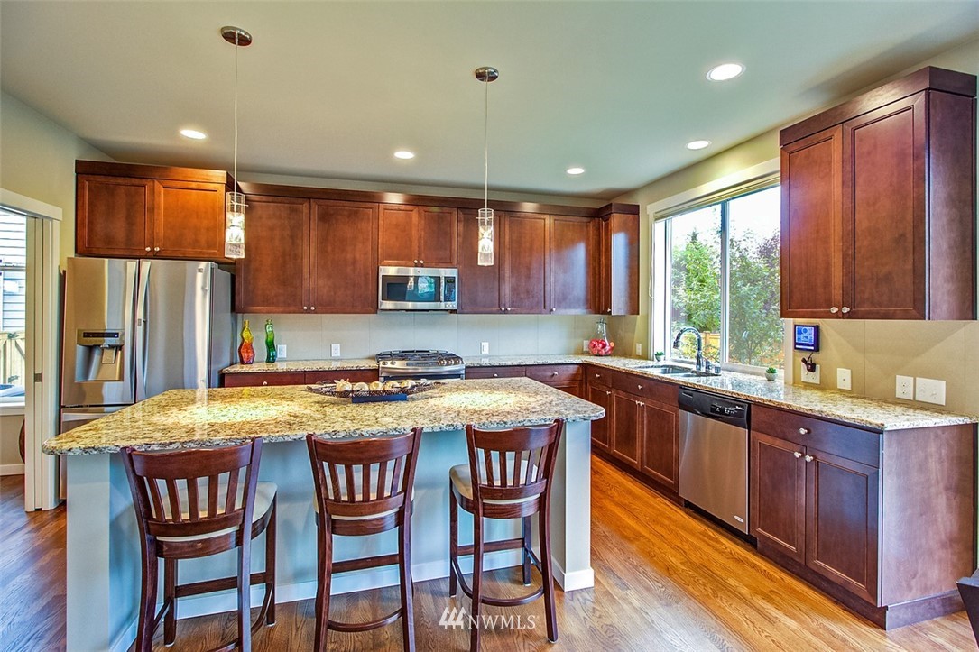 4814 Northeast 2nd Street Renton, WA 98059 - Photo 7 of 25