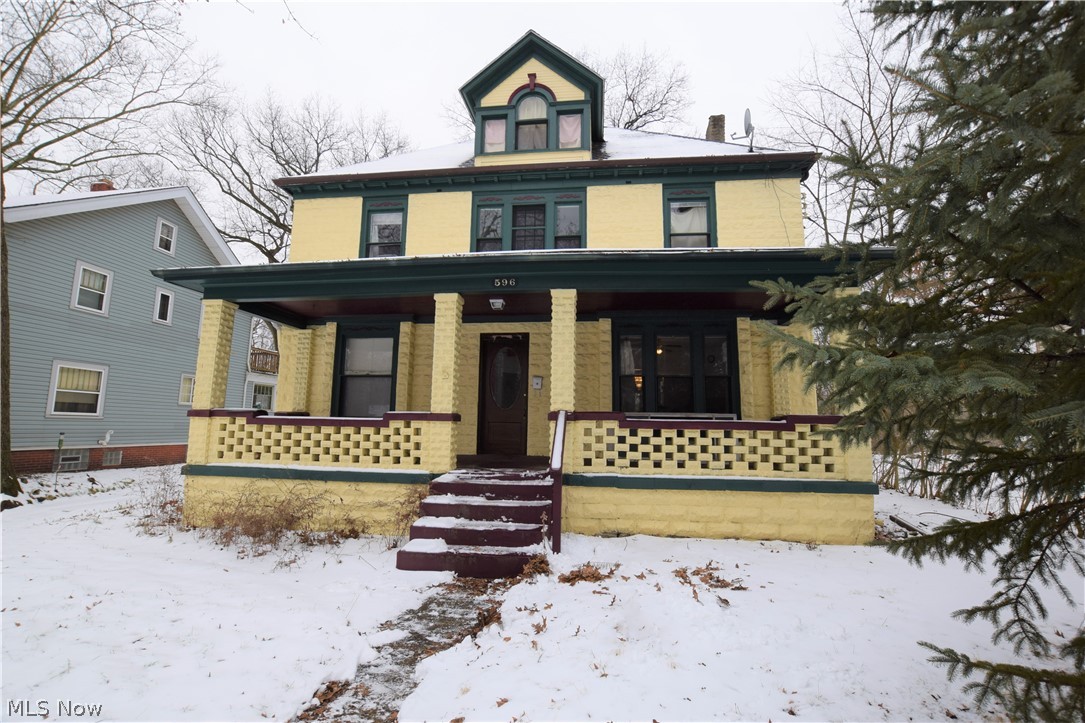 596 Carpenter Street Akron, OH 44310 - Photo 2 of 28 Gallery Image 2