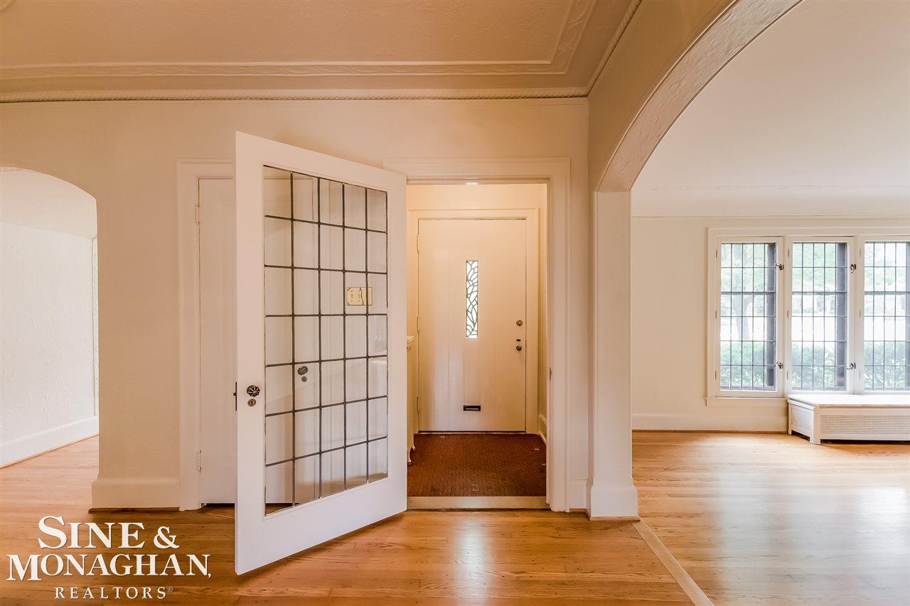 1035 Bishop Road Grosse Pointe Park, MI 48230 - Photo 5 of 62