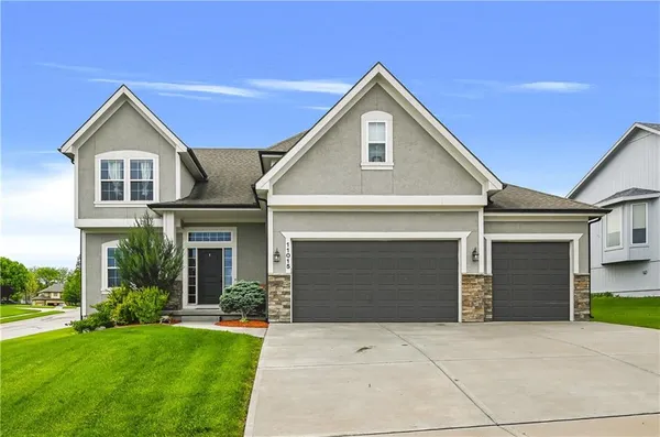 $520,000 | 11015 Kane Drive, Kansas City, KS 66109