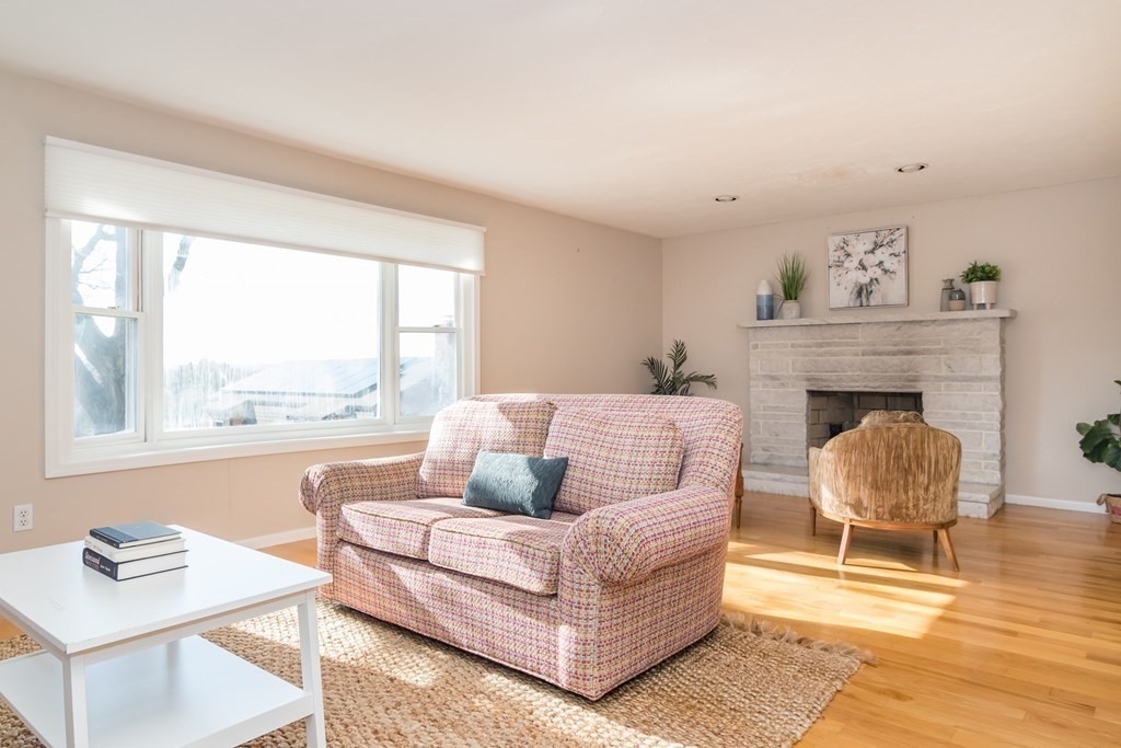 6 Lamplight Circle Natick, MA 01760 - Photo 9 of 34