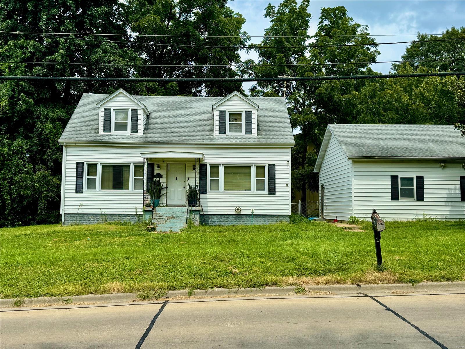 302 Pine Lake Road Collinsville, IL 62234 - Photo 1 of 7 Gallery Image 1