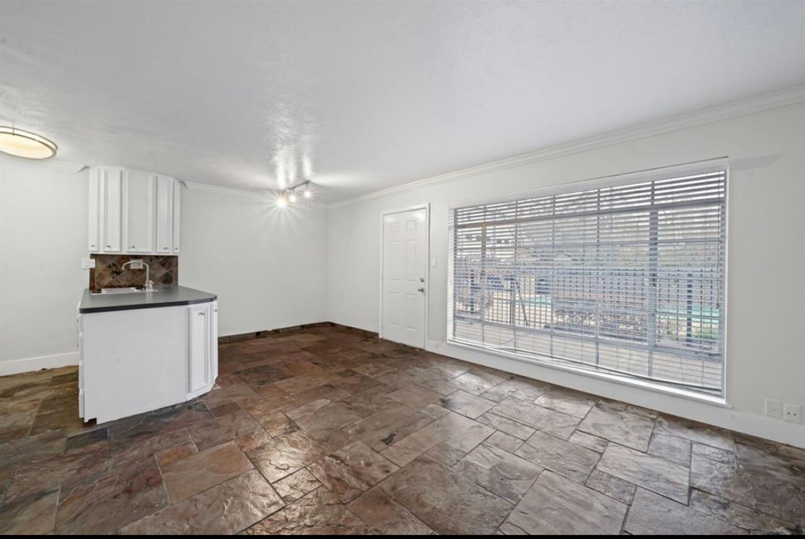 2322 Richton Street, Unit 19 Houston, TX 77098 - Photo 2 of 11