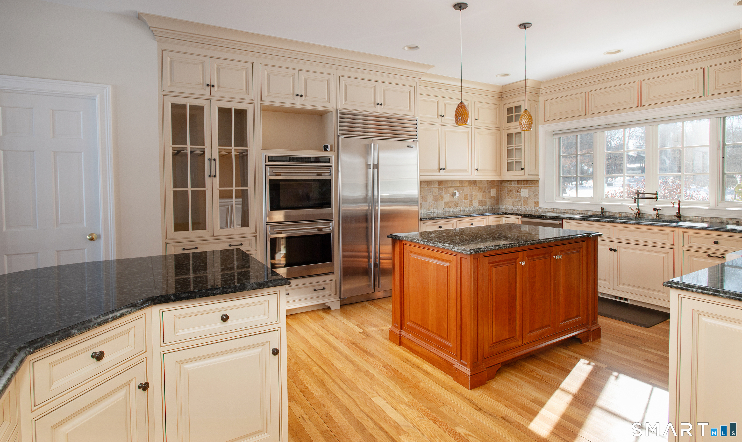 96 Norrans Ridge Drive Ridgefield, CT 06877 - Photo 16 of 38