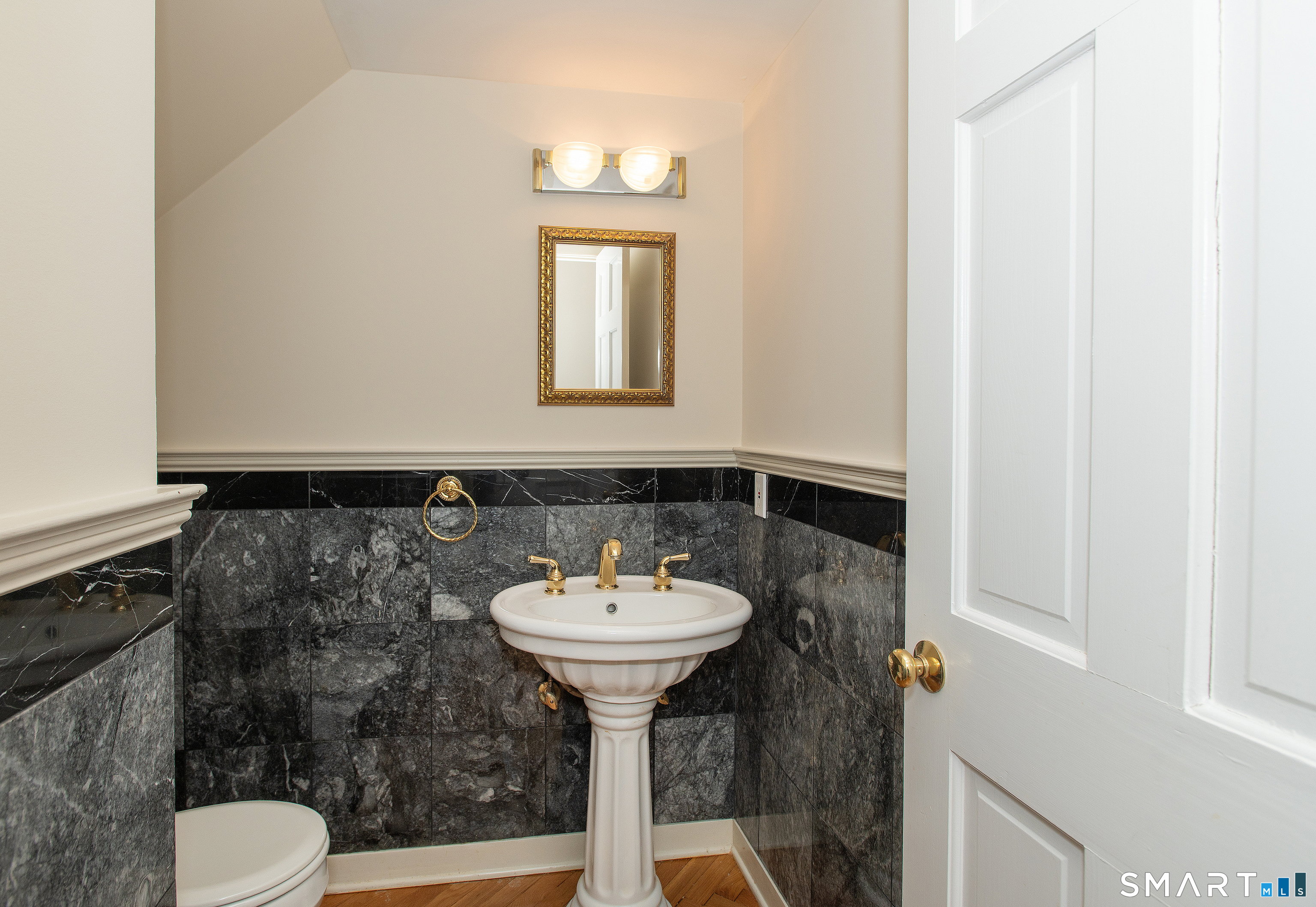 96 Norrans Ridge Drive Ridgefield, CT 06877 - Photo 17 of 38