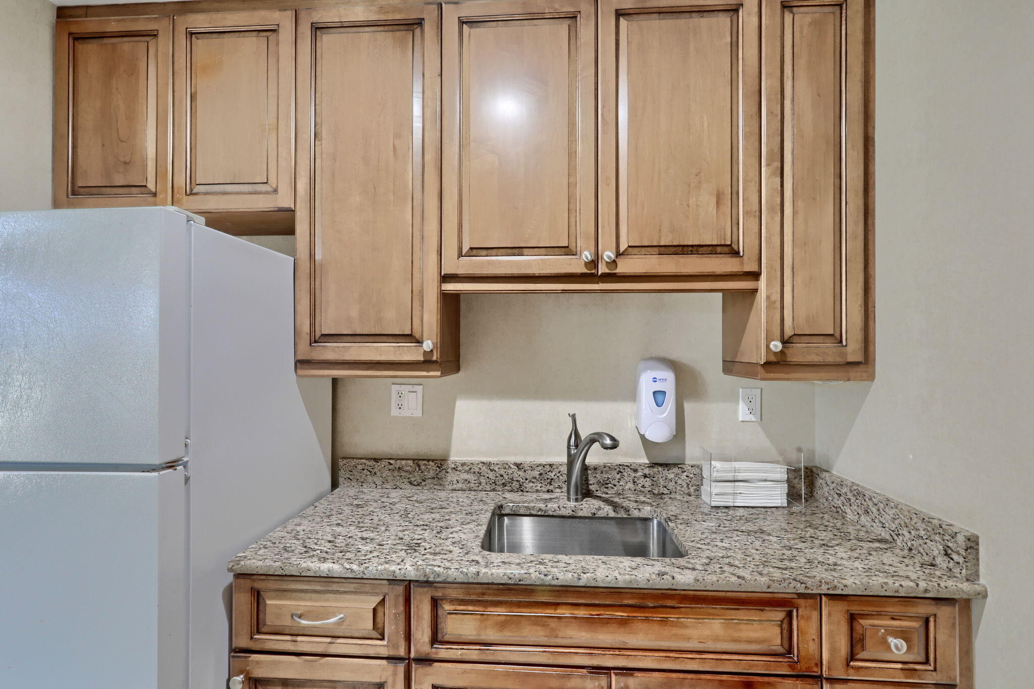 3000 North Ocean Avenue Riviera Beach, FL 33404 - Photo 51 of 93 54-web-or-mls-50-print-065_53_49_320a394