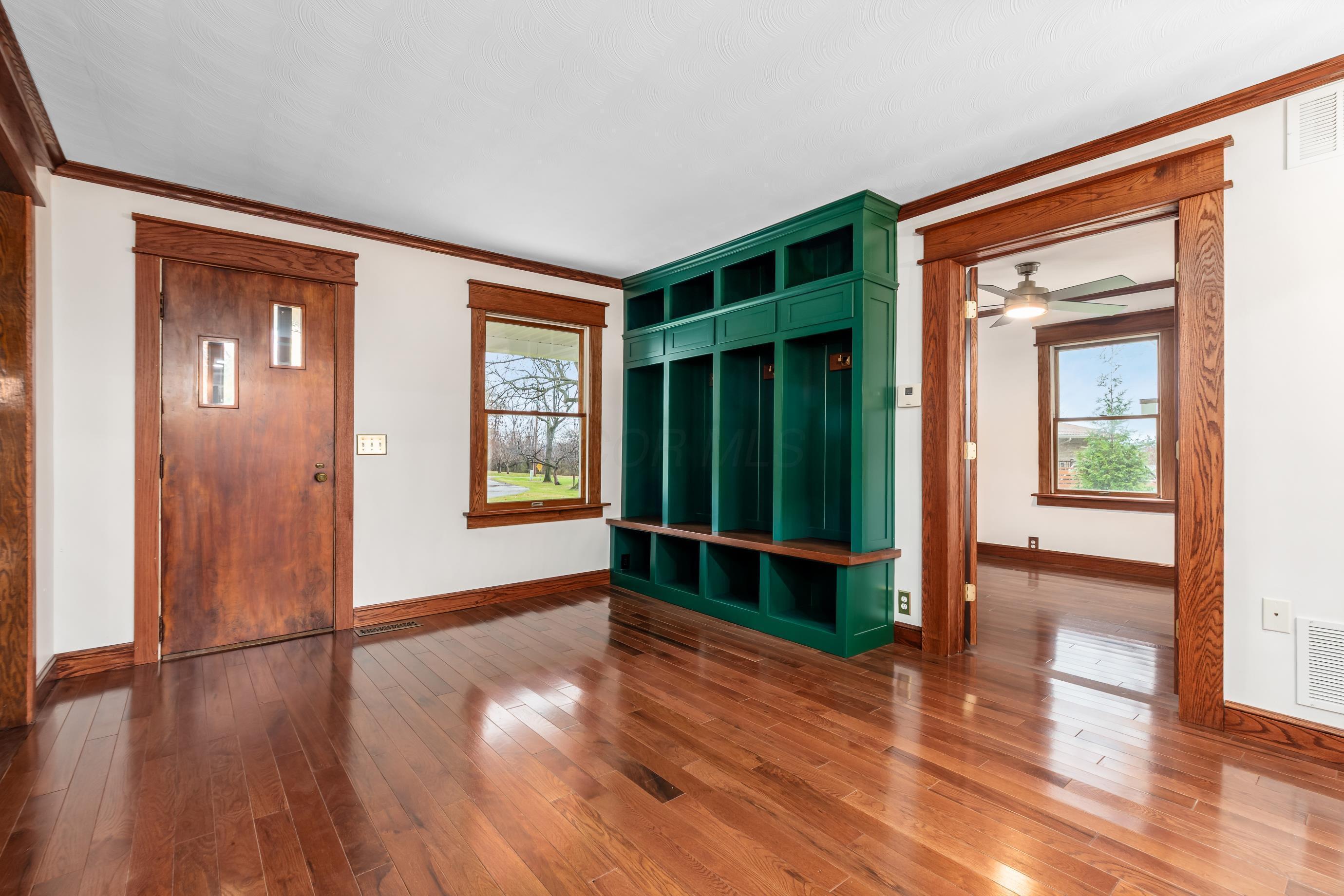 3229 Nolan Road Zanesville, OH 43701 - Photo 4 of 53 3229 Nolan-foyer 3