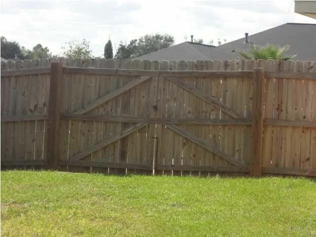7104 Jennifer Road Pensacola, FL 32526 - Photo 23 of 25 DBL BACK YARD GATE
