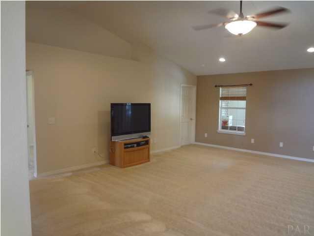 7104 Jennifer Road Pensacola, FL 32526 - Photo 6 of 25 HUGE FAMILY ROOM