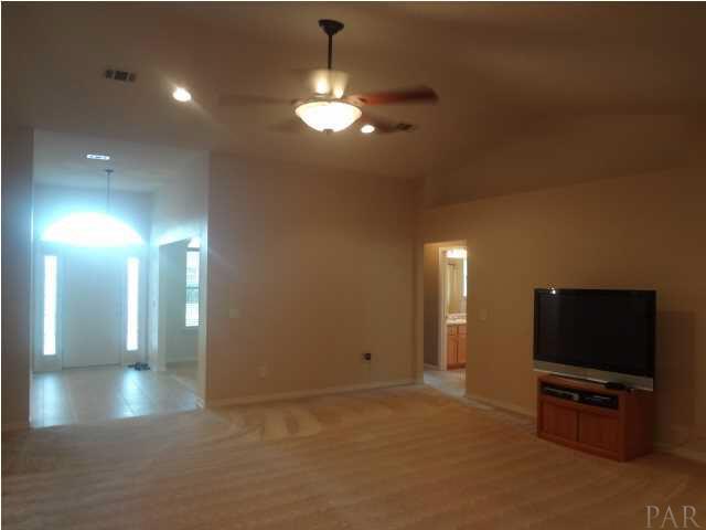 7104 Jennifer Road Pensacola, FL 32526 - Photo 7 of 25 FAMILY ROOM