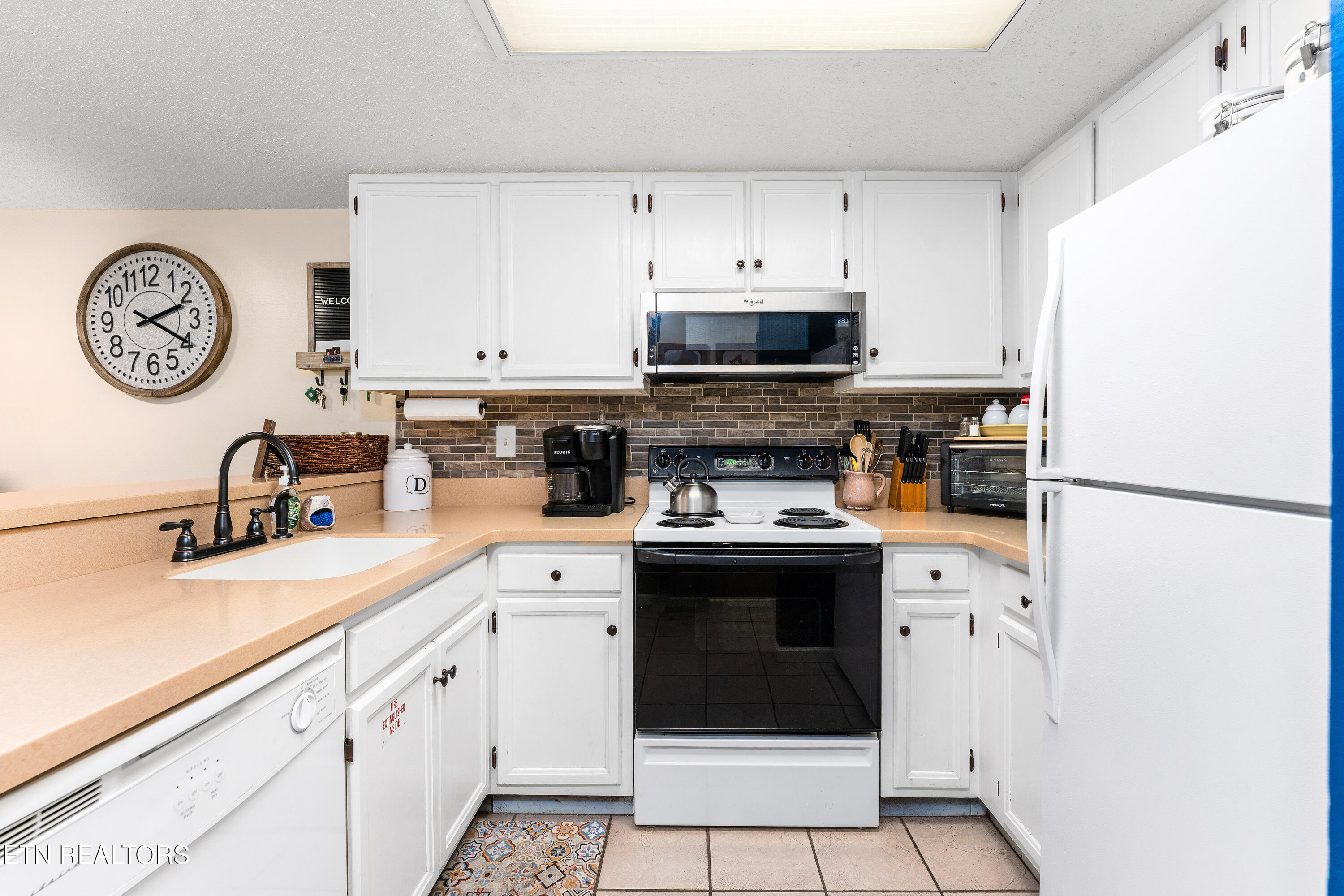 260 Roaring Fork Road, Unit 220 Gatlinburg, TN 37738 - Photo 2 of 22 _DSC7561