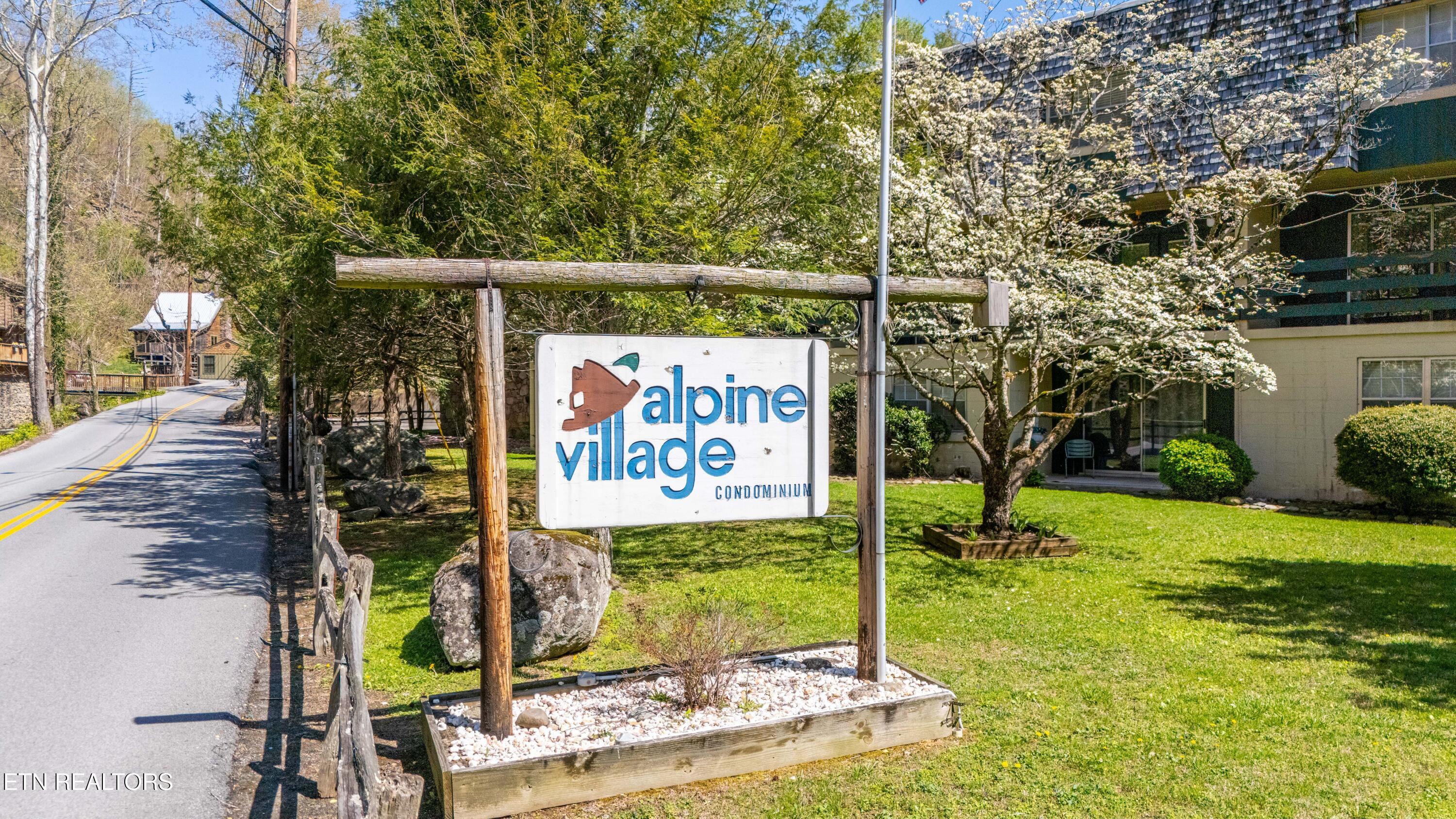 260 Roaring Fork Road, Unit 220 Gatlinburg, TN 37738 - Photo 21 of 22 DJI_20250408151440_0271_D-HDR