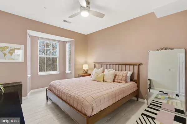 $435,000 | 5990 Founders Hill Court, Unit 202, Alexandria, VA 22310