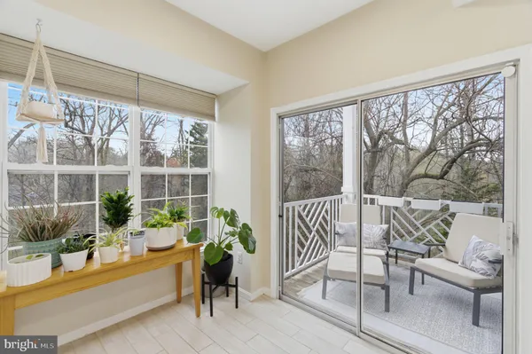 $435,000 | 5990 Founders Hill Court, Unit 202, Alexandria, VA 22310