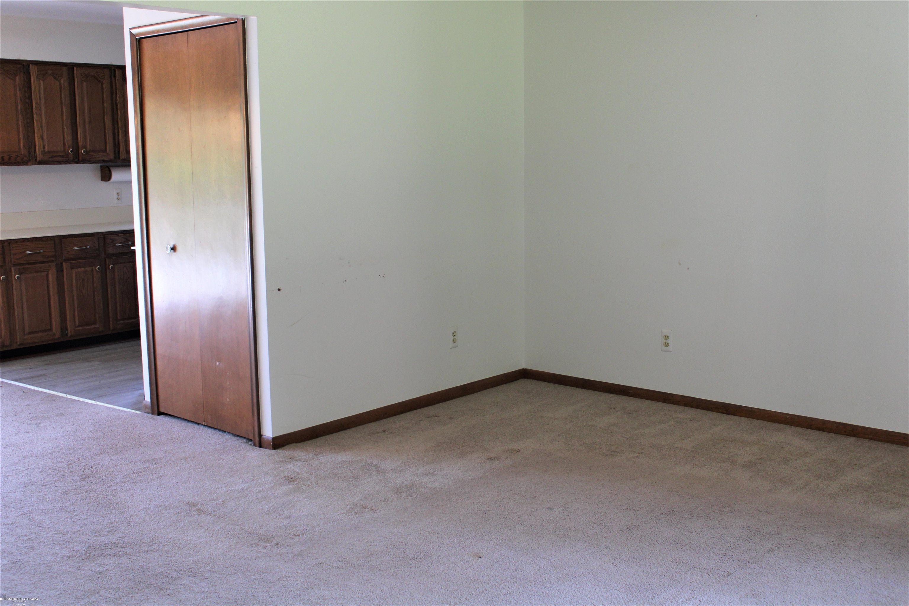 18195 Gilmore Road Armada, MI 48005 - Photo 7 of 34