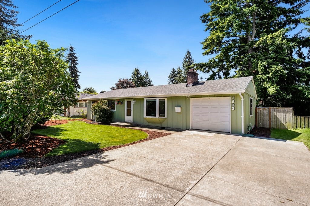 2923 Northeast 5th Place Renton, WA 98056 - Photo 2 of 20