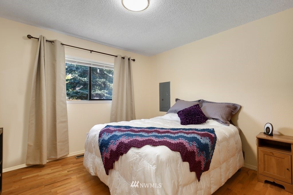 2923 Northeast 5th Place Renton, WA 98056 - Photo 11 of 20