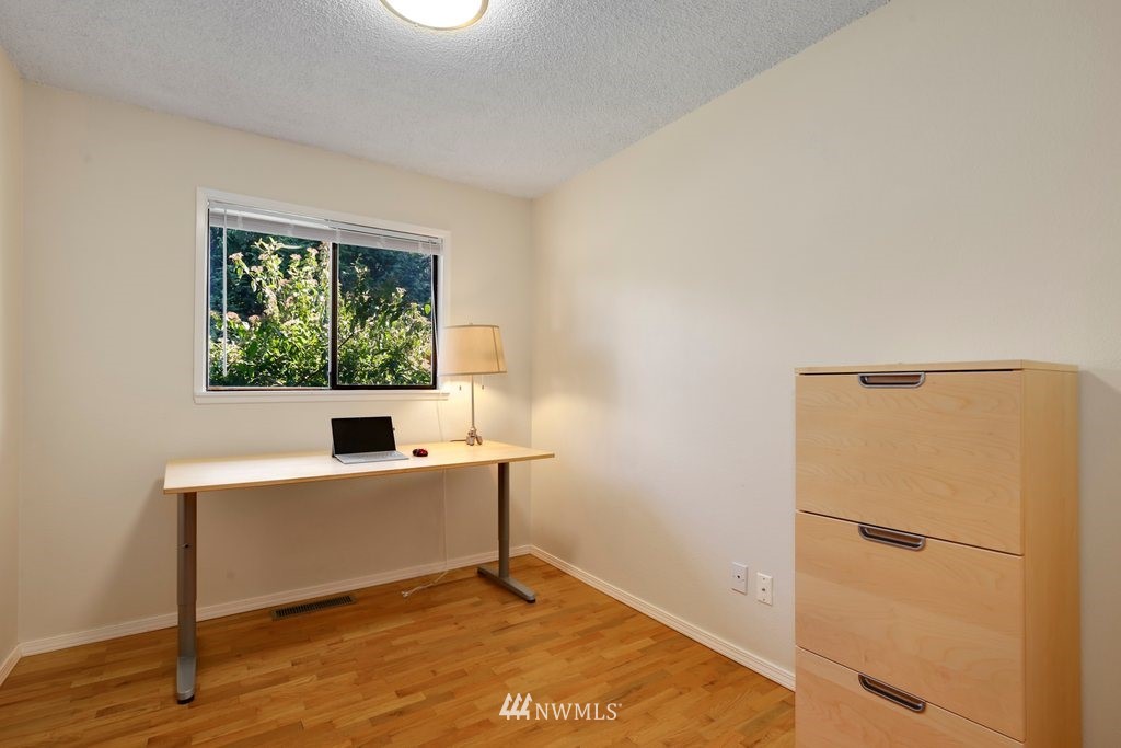 2923 Northeast 5th Place Renton, WA 98056 - Photo 10 of 20