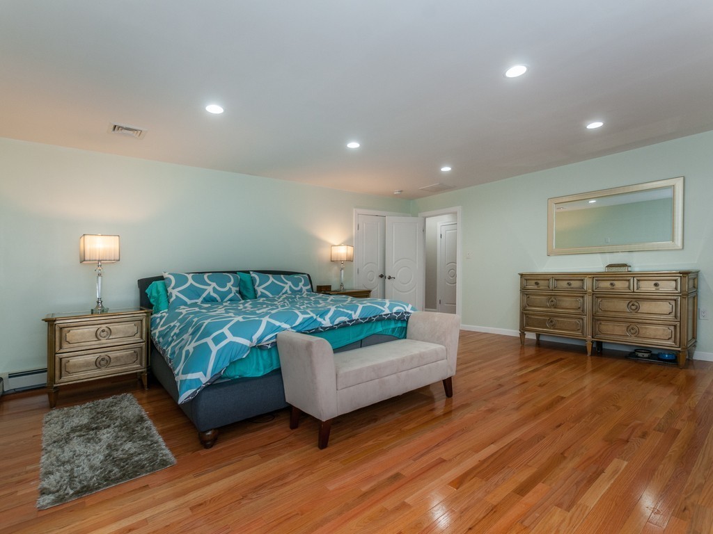 132 Deborah Road Newton, MA 02459 - Photo 9 of 20 Gallery Image 9