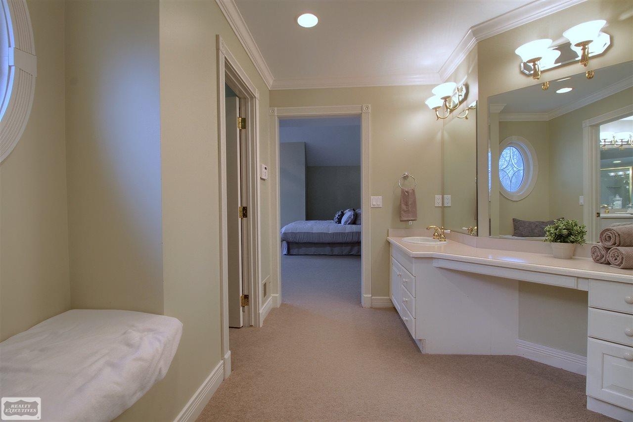 6532 Cornerstone Lane, Unit 4 Rochester Hills, MI 48306 - Photo 41 of 58