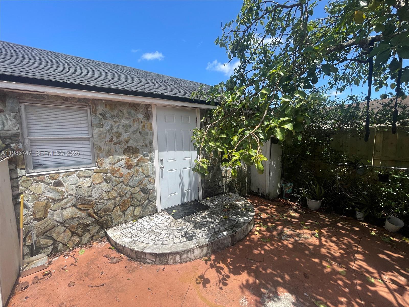 5738 Garfield Street, Unit B Hollywood, FL 33021 - Photo 25 of 27
