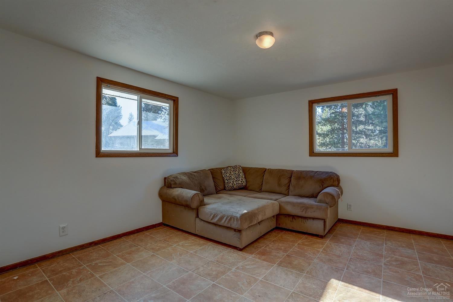 17390 Wells Road Bend, OR 97707 - Photo 10 of 25 Additional Photo