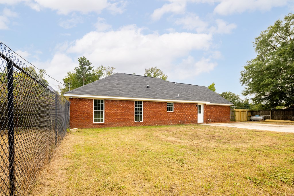 396 Owens Road Fort Mitchell, AL 36856 - Photo 8 of 25 Gallery Image 8
