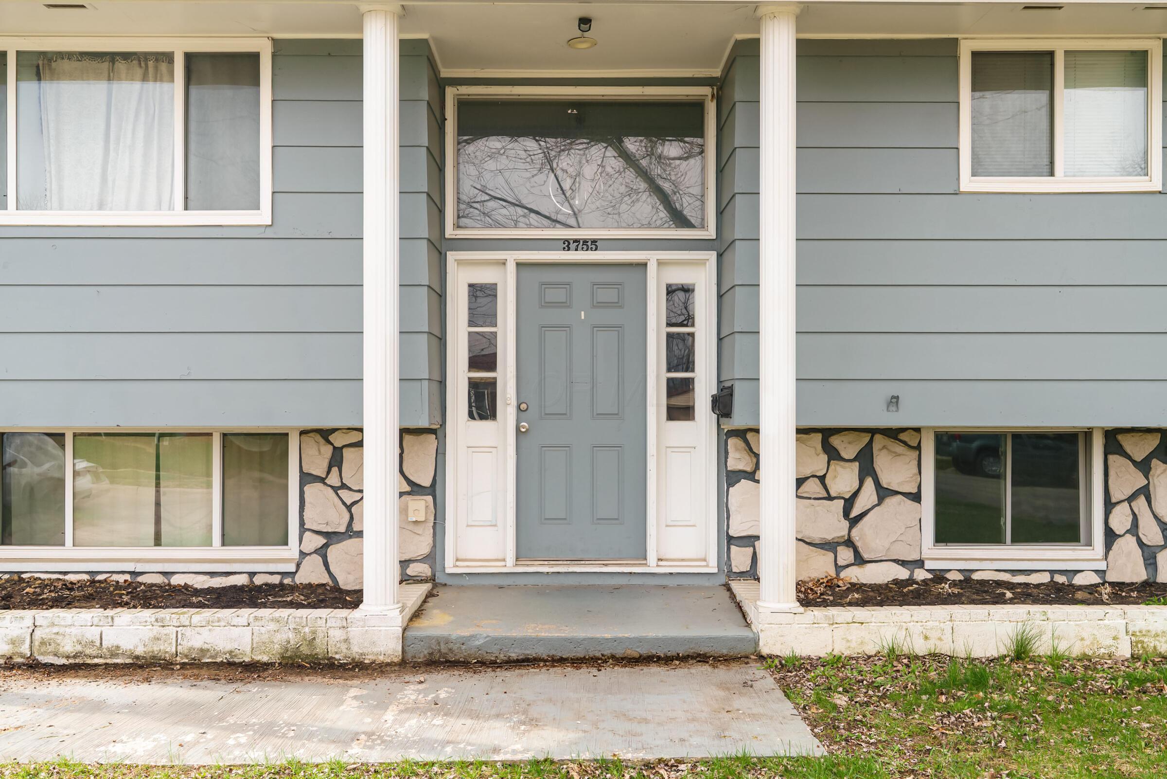 3755 Lynward Road Columbus, OH 43228 - Photo 4 of 25 3755 Lynward Rd-4