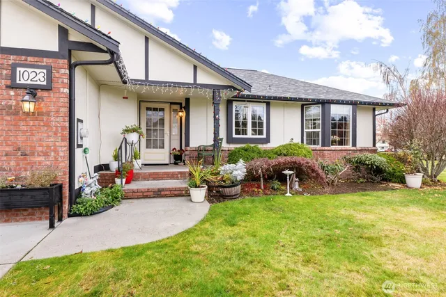 $499,000 | 1023 North Littlejohn Way, Sequim, WA 98382