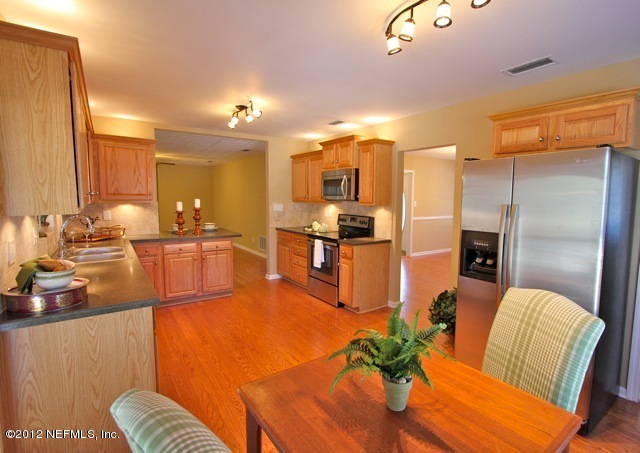 4191 Lazy Acres Road Middleburg, FL 32068 - Photo 2 of 43 Entertain and Dine