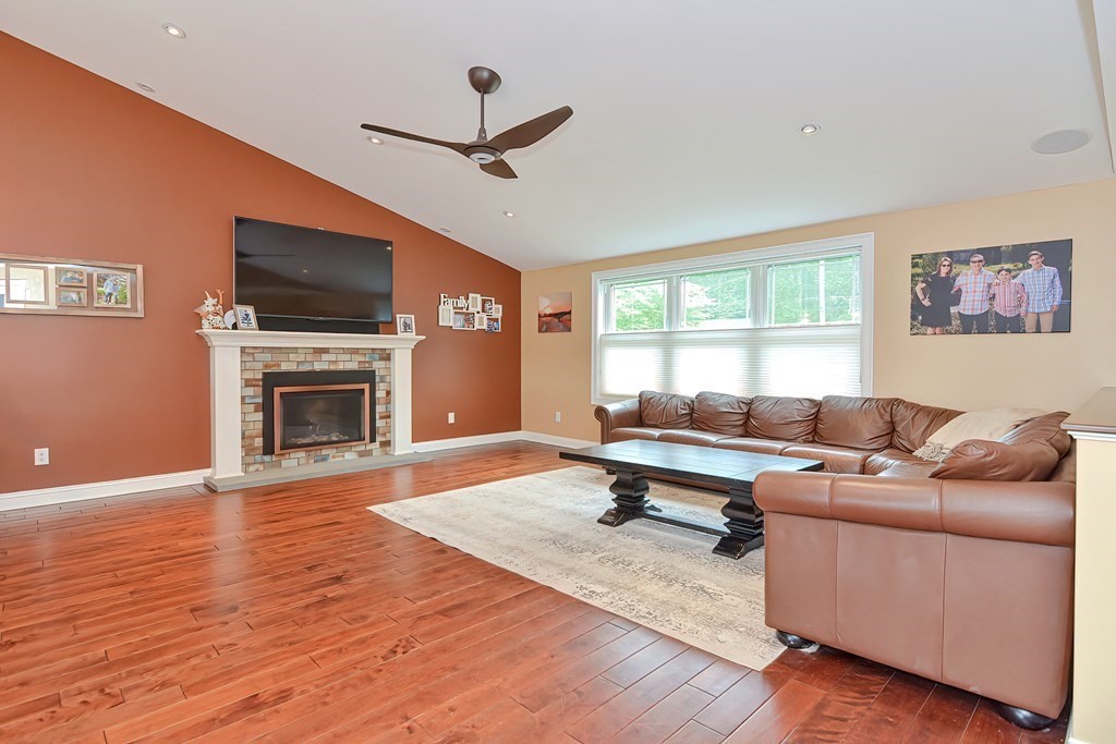 27 Livingston Road Sharon, MA 02067 - Photo 13 of 42 Gallery Image 13