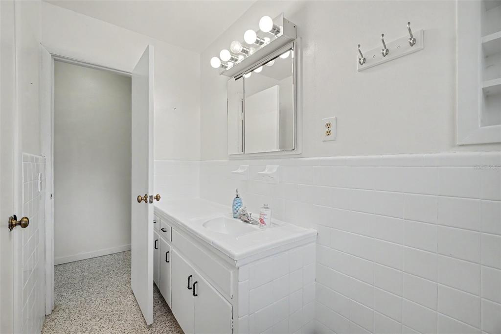 528 Ralph Street Sarasota, FL 34242 - Photo 40 of 60 Gallery Image 40