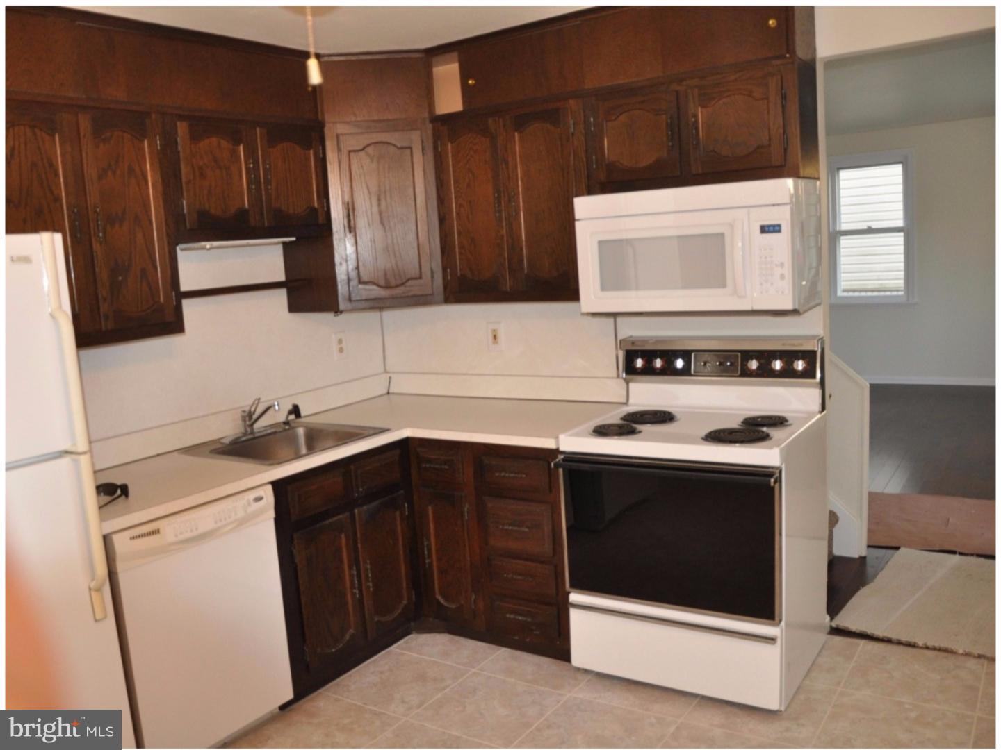 312 Olga Road Wilmington, DE 19805 - Photo 5 of 18 Kitchen