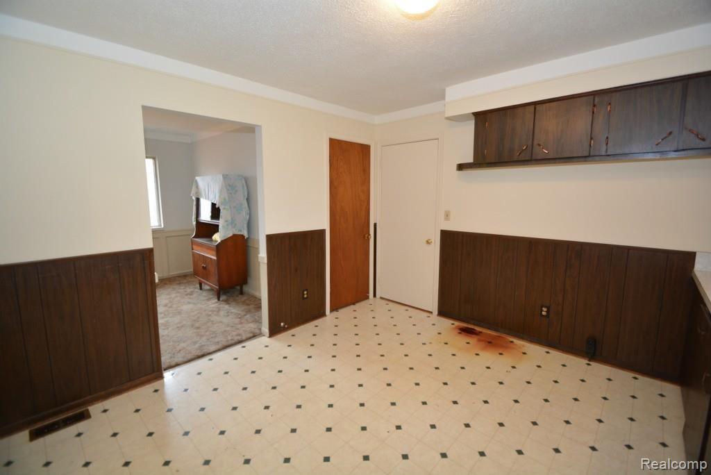 335 Coats Road Lake Orion, MI 48362 - Photo 27 of 48 335 Coats Rd Lake Orion (61).jpg