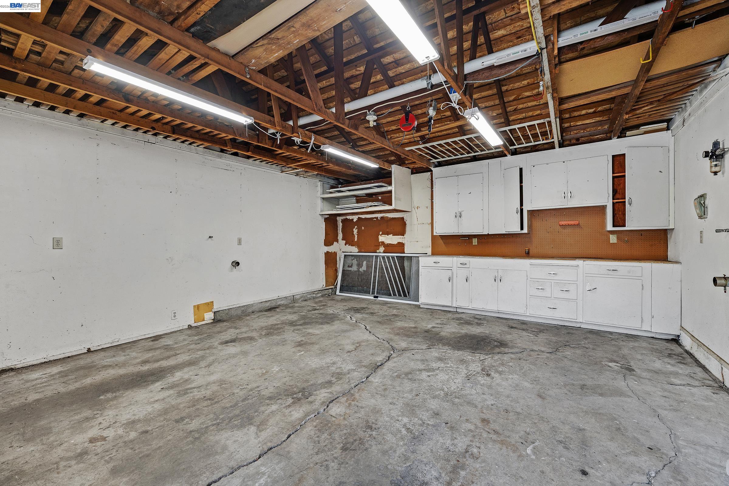 1987 San Rafael Street San Leandro, CA 94577 - Photo 13 of 35